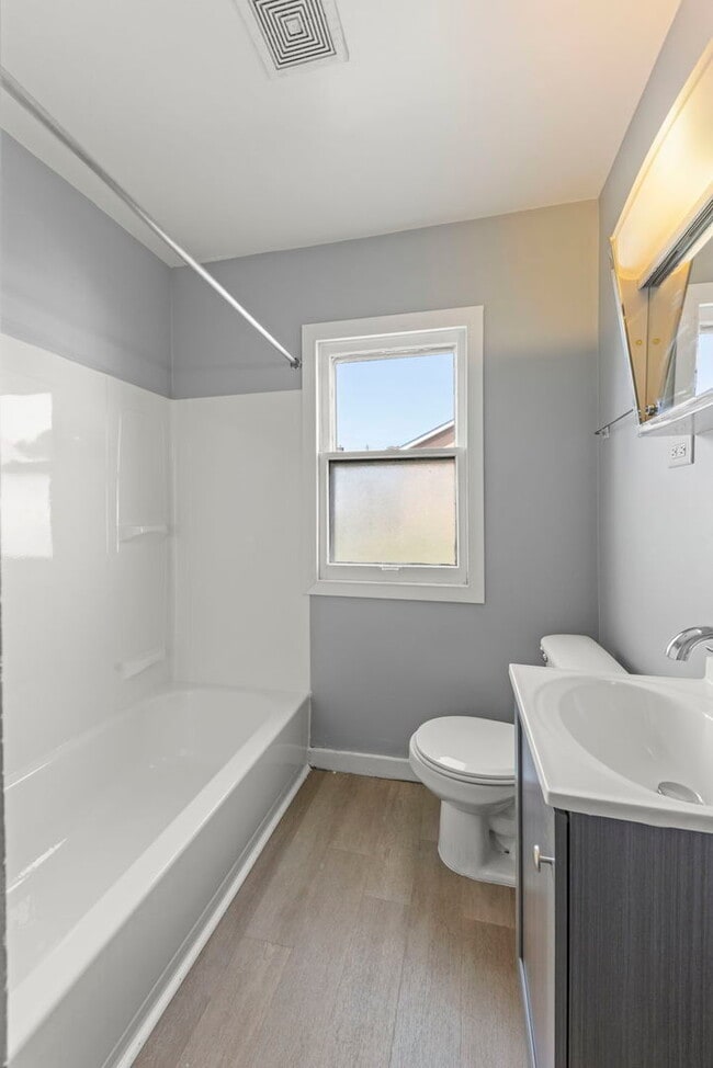 Building Photo - 803 1st Ave