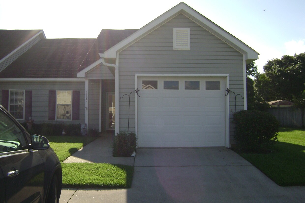 Primary Photo - 2651 S Juniper St