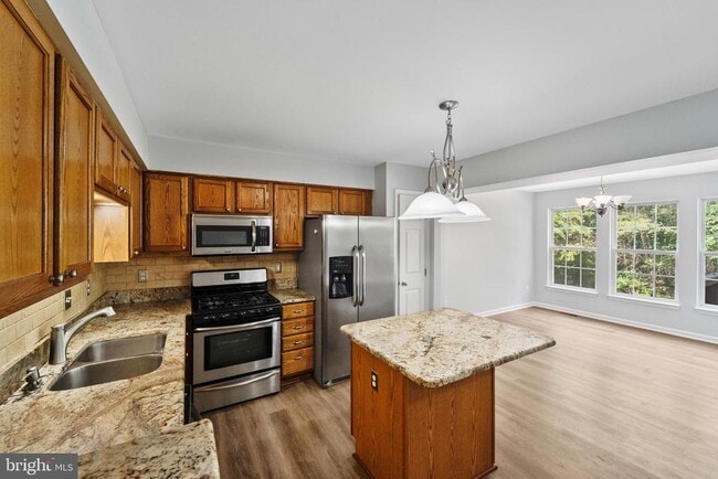 Building Photo - 15743 Viewpoint Cir