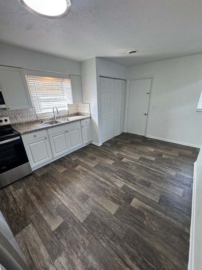 Foto del edificio - 1640 NE 71st Pl