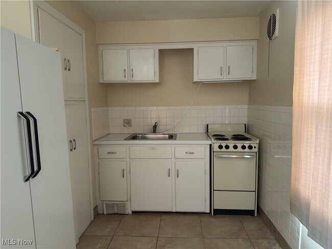 Foto del edificio - 52 Willow Dr