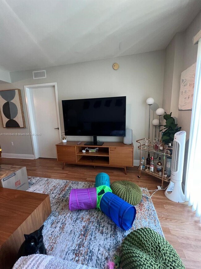 Foto del edificio - 2740 SW 28th Terrace