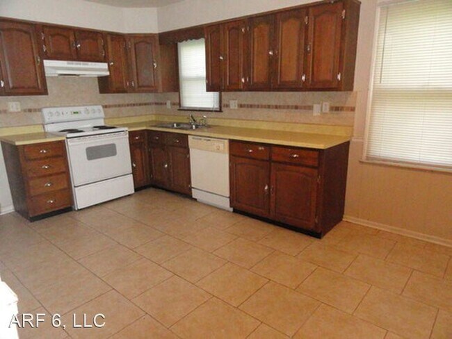 Foto del edificio - 2 br, 1 bath House - 8900 E 73rd Street