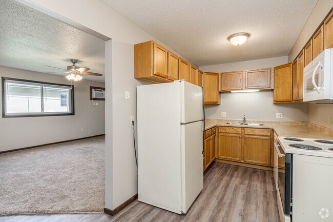 2BR,1BA-970SF - Kitchen - Commerce Apartments