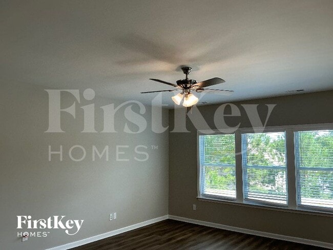 Building Photo - 837 Ember Dr