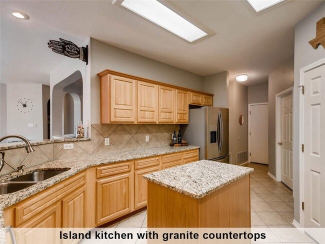 Building Photo - 10825 Quarry Oaks Trail