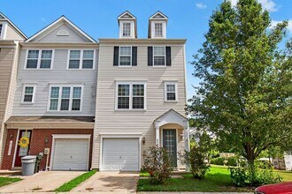 Building Photo - 43527 Wild Iris St