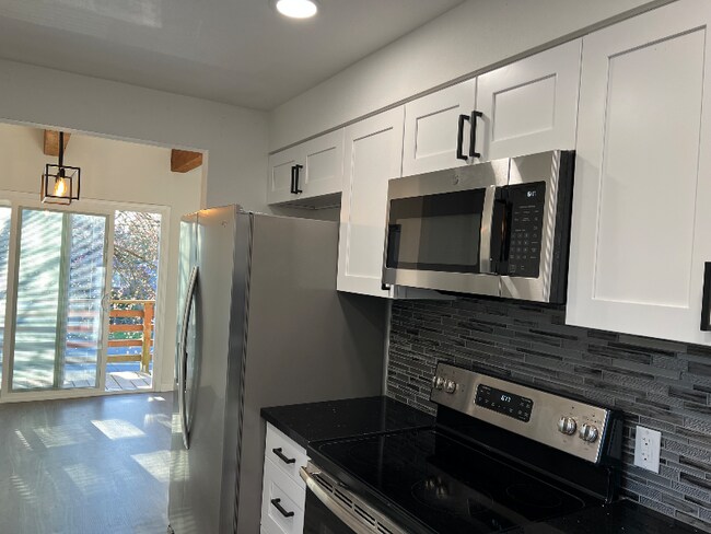 Foto del edificio - 7774 Highland Park Wy SW