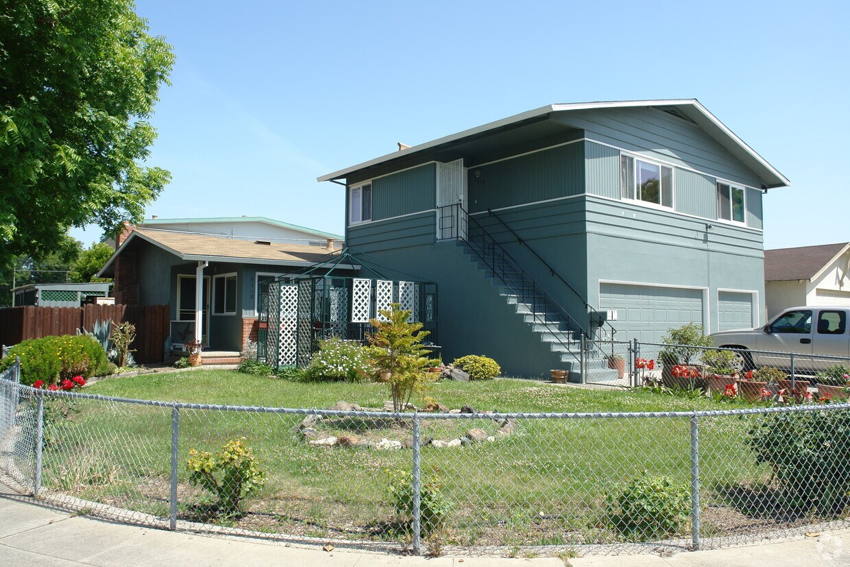Primary Photo - 4310-4314 Moran Dr