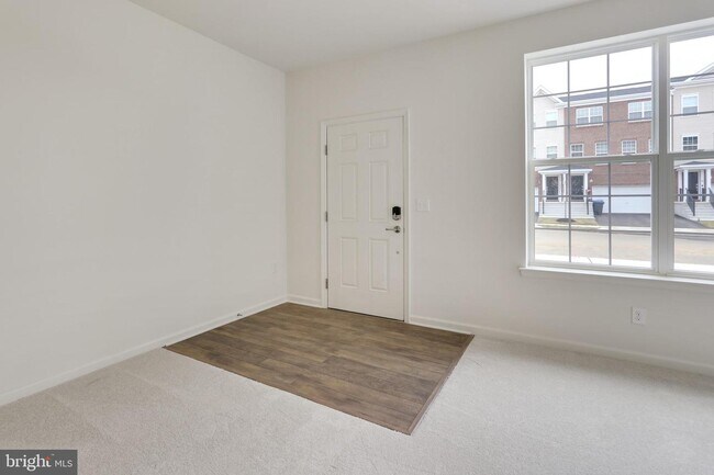 Building Photo - 323 Kramer Ct