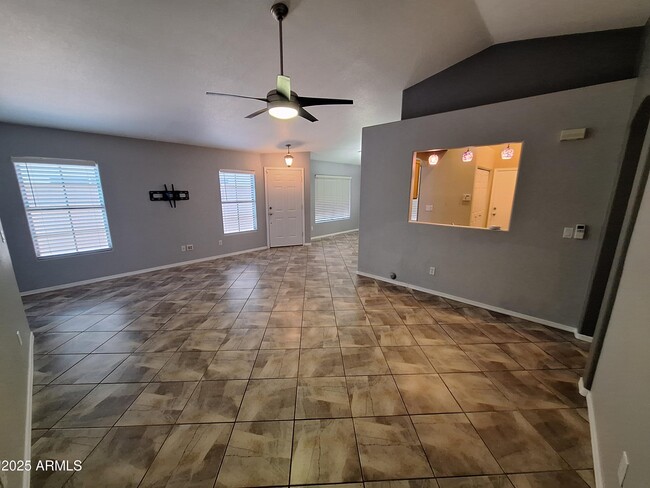Foto del edificio - 13621 N 129th Dr