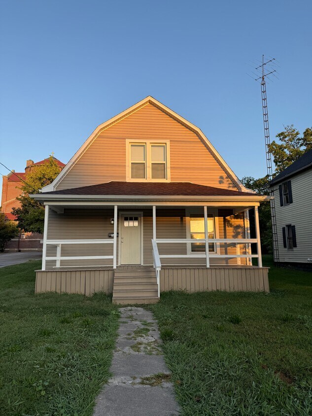 Foto principal - 762 S Union St