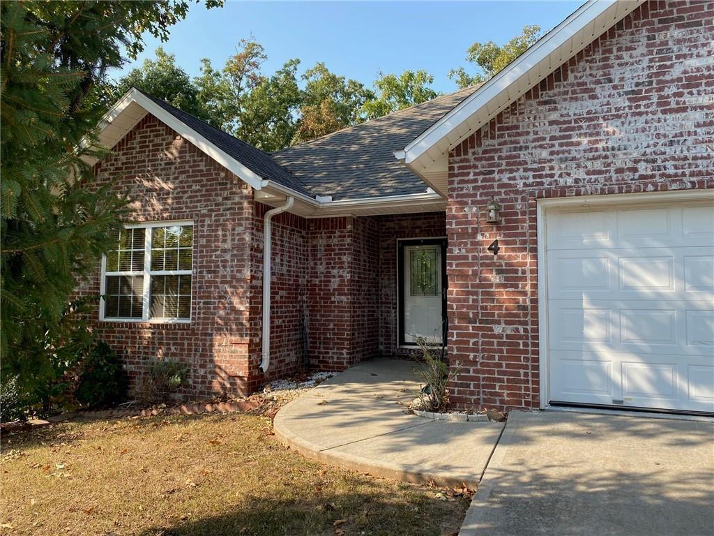 Foto principal - 4 Sullivan Ln