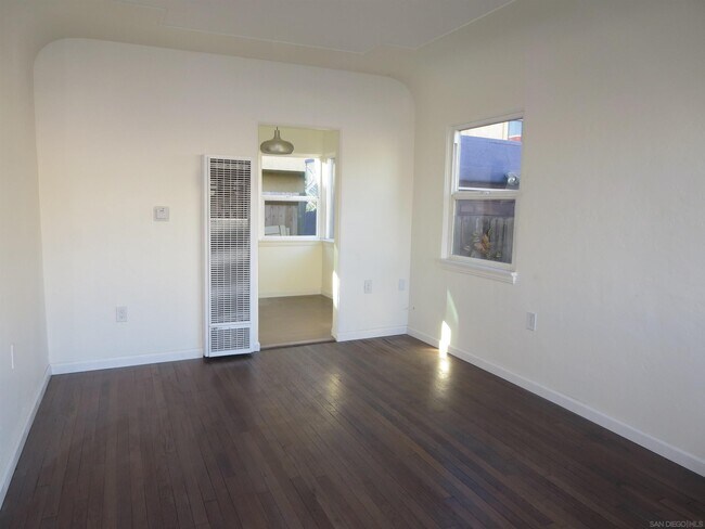 Foto del edificio - 2919 Meade Ave