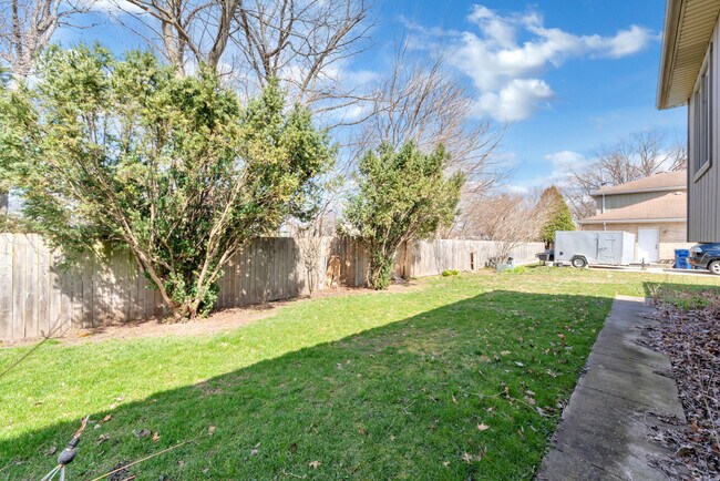 Building Photo - 6742 W 113th Pl