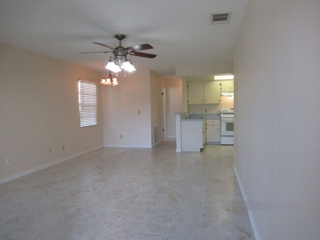 Foto del edificio - 127 Sunnyside Dr