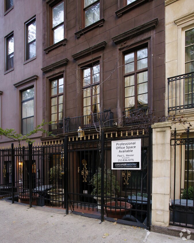 Building Photo - 120 E 61st St