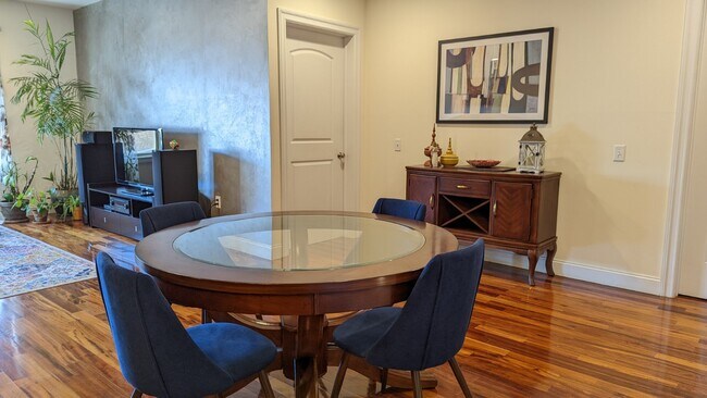 Dining Room - 7716 Kennedy Blvd