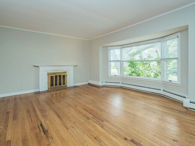 Building Photo - 65 Beechwood Dr