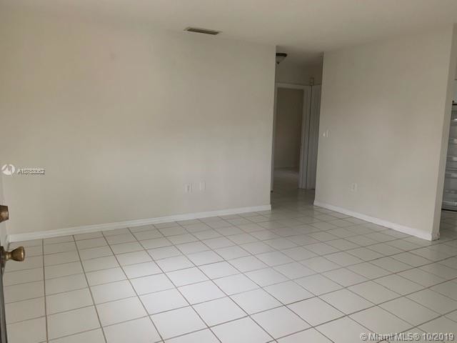 Foto del edificio - 1735 SW 21st Terrace