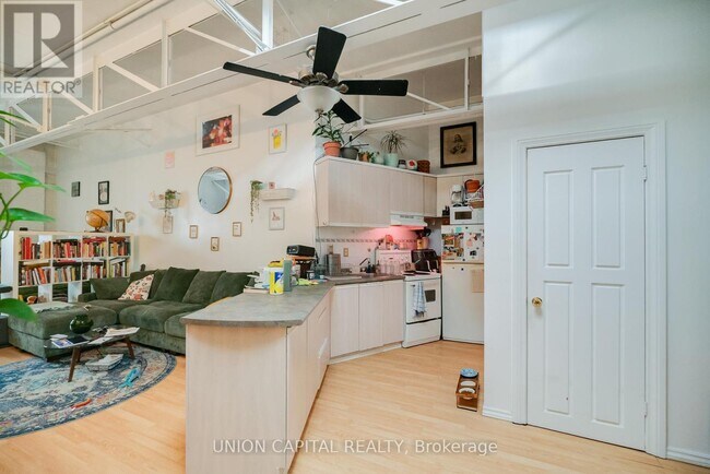 Photo du bâtiment - 1463 Davenport Rd