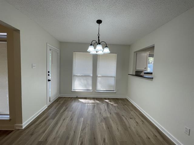 Building Photo - 3502 Hialeah Dr