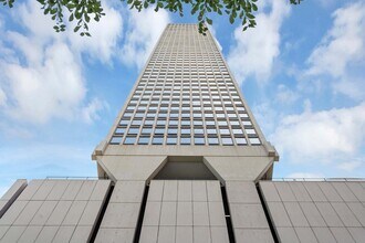 Building Photo - 111 E Chestnut St