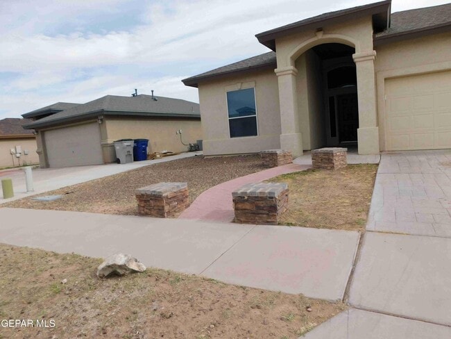 Building Photo - 14628 Rockbridge