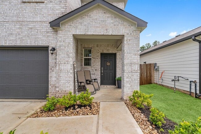 Building Photo - 26006 Emory Holw Dr