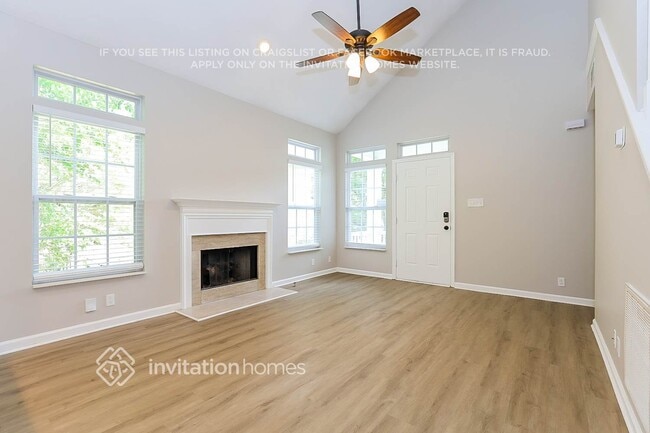Foto del edificio - 3717 Creston Ct