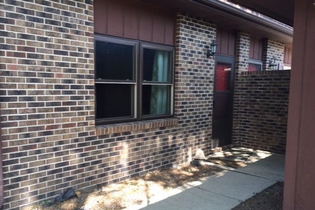 Primary Photo - 2820 Grove Ct
