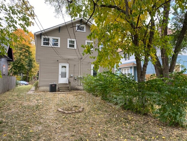 Building Photo - 3939 Ruckle St