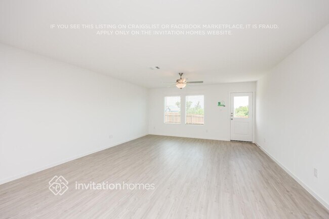 Foto del edificio - 2411 Fleming Dr