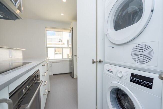 Building Photo - 111 Lawton Blvd