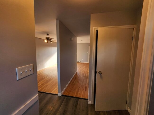 Building Photo - 513 Highmeadow Dr