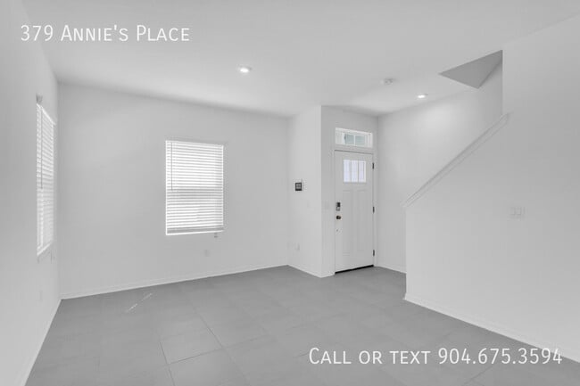 Building Photo - Inviting 2-Bedroom, 2.5-Bathroom Townhome ...