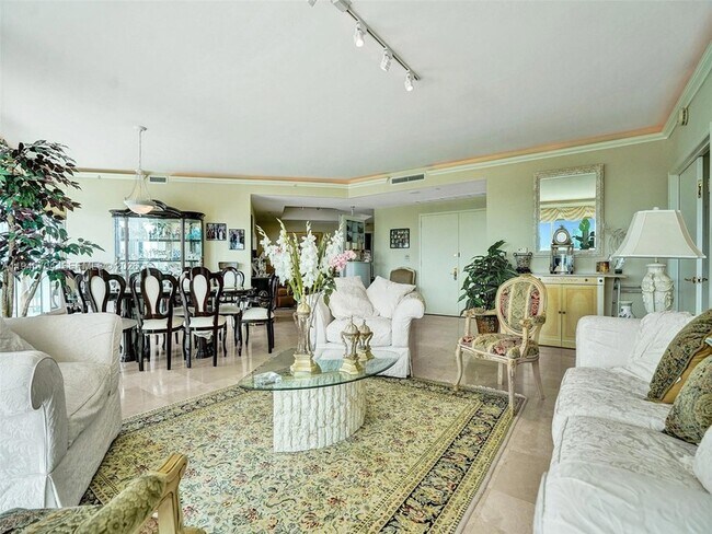 Foto del edificio - 19955 NE 38th Ct