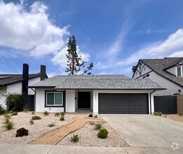 Building Photo - 20243 Lorne St