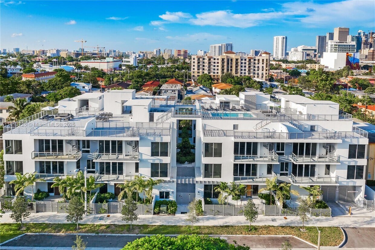 Foto principal - 529 SW 11th St