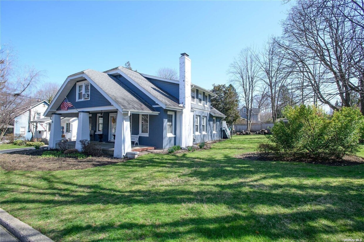 30 Sterling Ct, Huntington, NY 11743 Townhome Rentals in Huntington