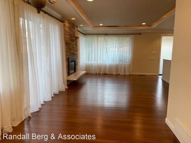 Foto del edificio - 3 br, 2.5 bath House - 3303 59th Avenue SW