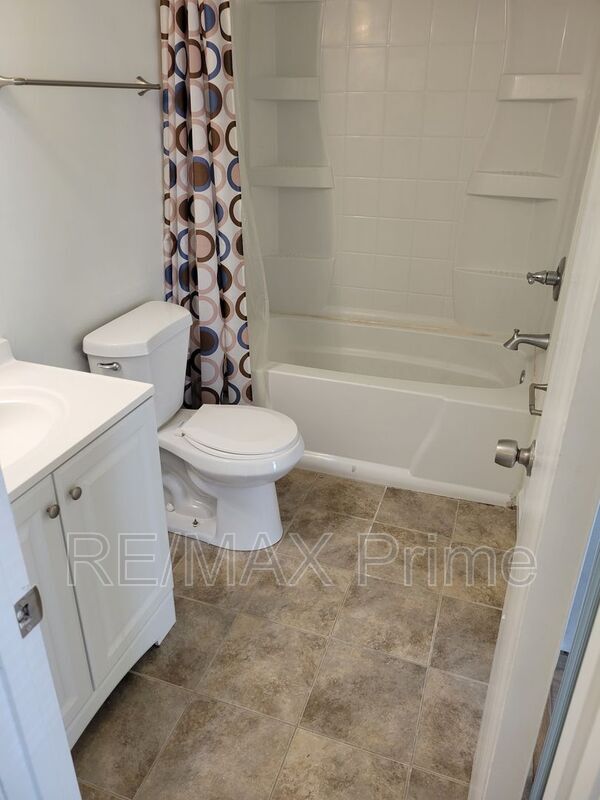 Building Photo - 609 Zephyr Ct
