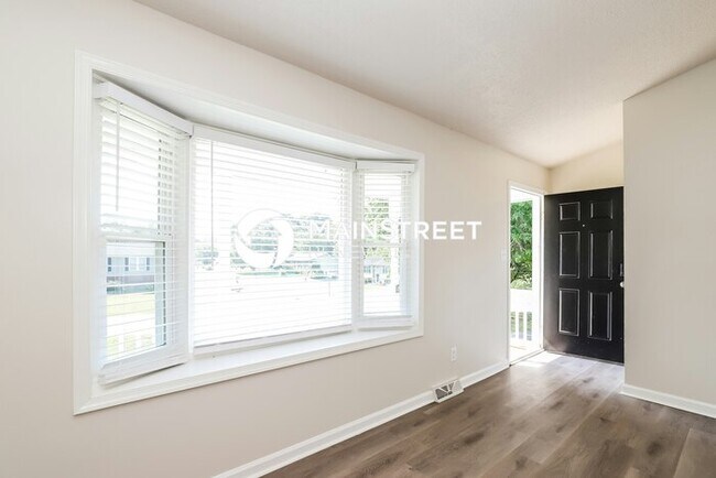 Foto del edificio - 3 Bedroom Pet-Friendly Home in LEXINGTON, ...