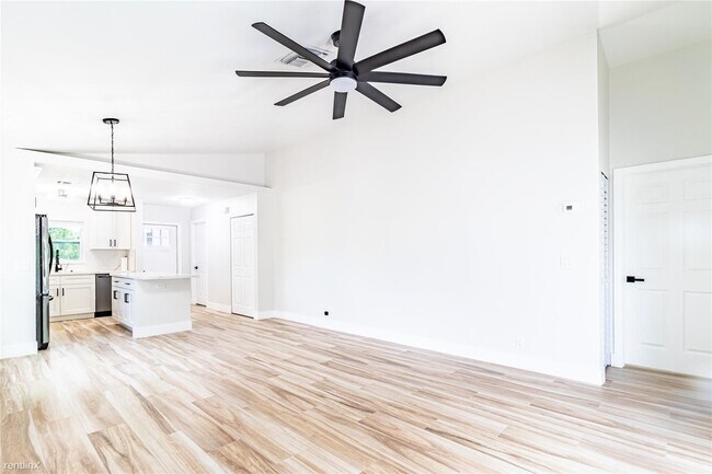 Foto del edificio - 4 br, 2 bath House - 305 S Swinton Ave