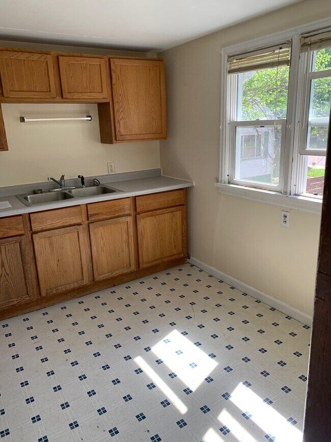 Foto del edificio - 2107 Birch St