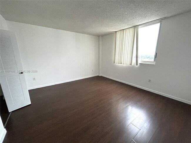 Foto del edificio - 5091 NW 7th St