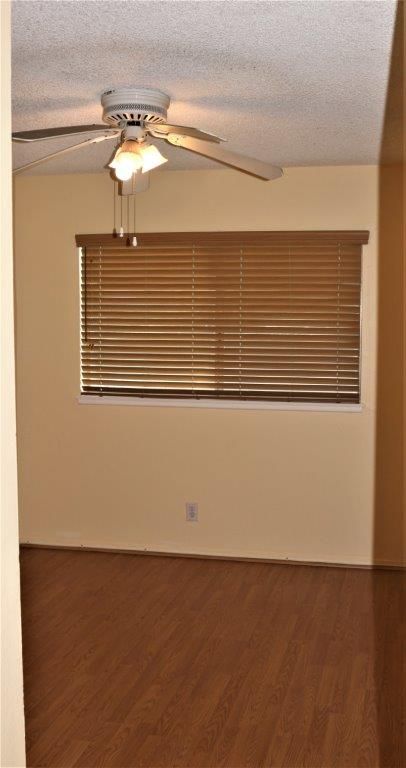 Foto del edificio - 869 Fowler Ave