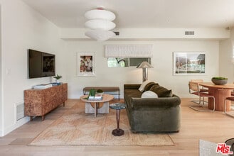 Building Photo - 8754 Dorrington Ave