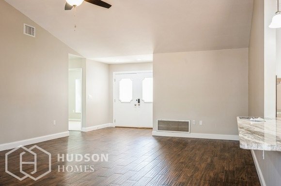 Foto del edificio - NOW AVAILABLE! 6247 Butternut Dr, Lakeland...