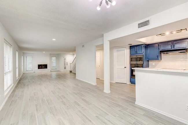 Foto del edificio - 5431 Collinwood Ave